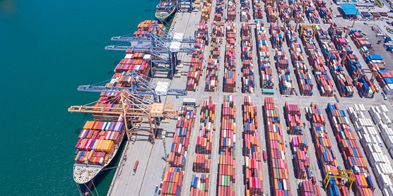 Fret maritime : l'engorgement des ports un problème majeur et persistant